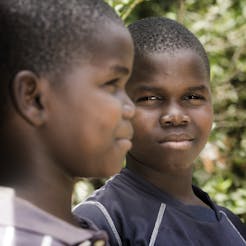 Tweelingbroertjes, Guinee Bissau, SOS Kinderdorpen