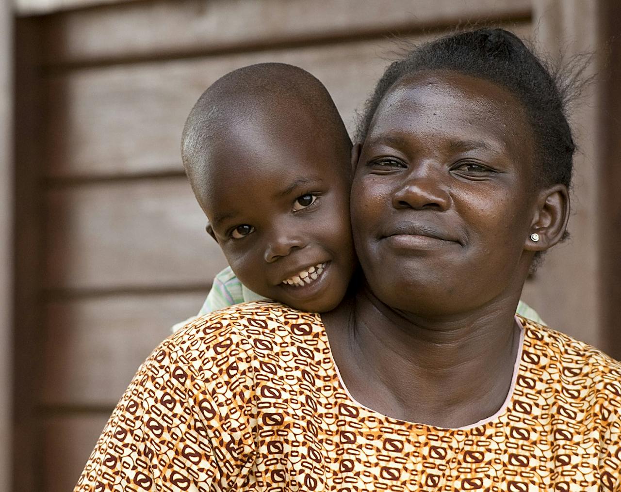 Oeganda_Gulu_kinderdorp_moeder en zoon