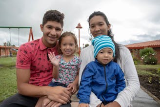 Noodhulp in Colombia een familie samen