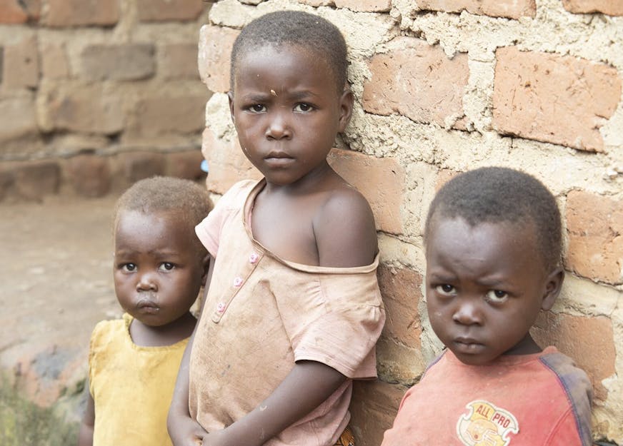 Mosi met broertje en zusje, Oeganda - SOS Kinderdorpen
