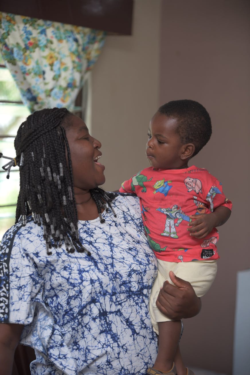 SOS moeder Comfort over inflatie in Ghana