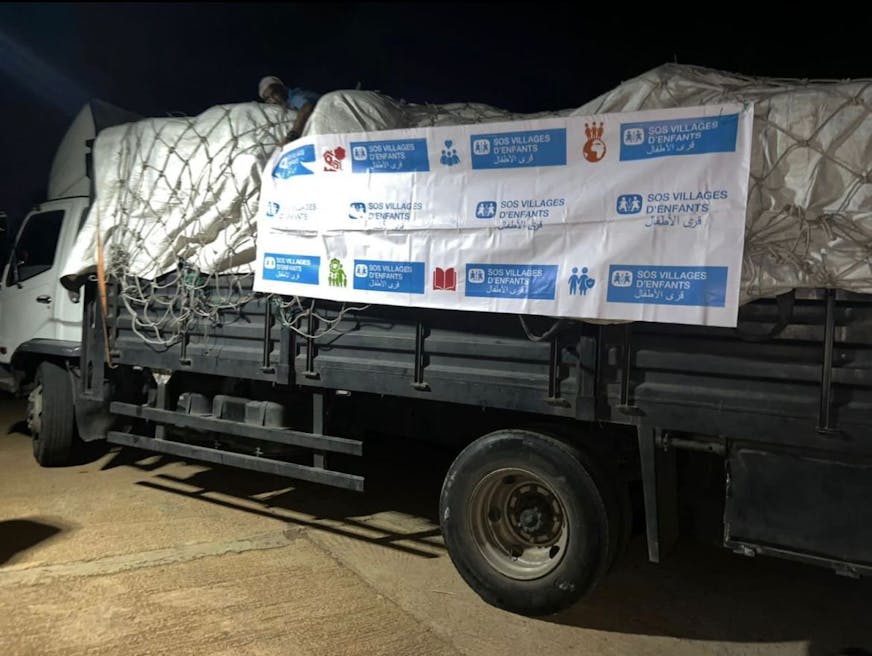 Noodhulppakketten komen aan voor hulp aardbeving Marokko noodhulp