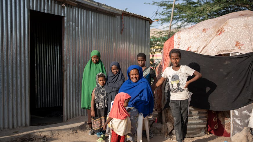 Gezin uit het familieversterkende van SOS Kinderdorpen programma in Somaliland Hargeisa