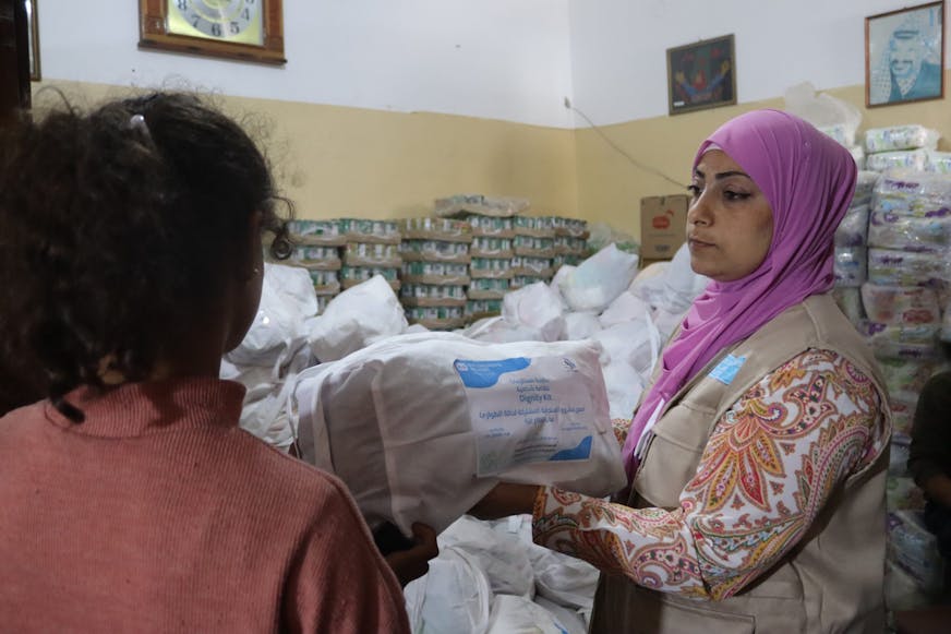 distributie-hygienekits-Gaza-kinderen