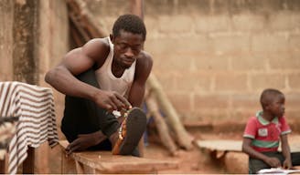 Albert uit Ghana maakt producten voor zijn eigen onderneming